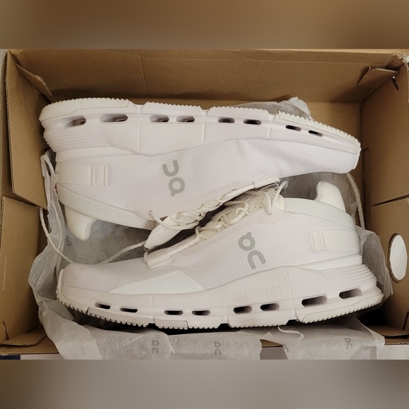 On Running CloudTec White Athletic Shoes - Picture 1 of 3